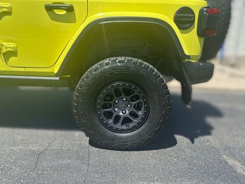 Used 2023 Jeep Wrangler Unlimited Rubicon w/ Xtreme Recon 35" Tire Package AWD/4WD image 18