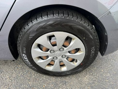 Used 2017 Hyundai Accent SE FWD image 45
