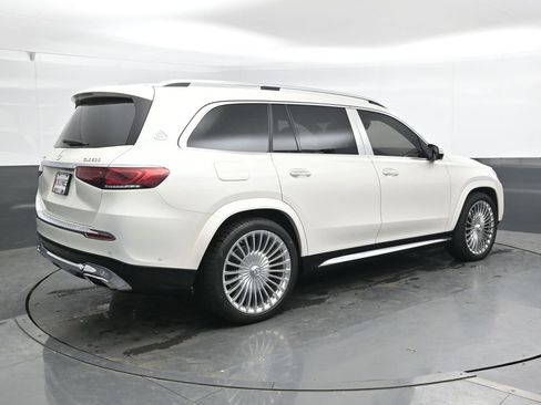 Used 2023 Mercedes-Benz Maybach GLS 600 4MATIC image 4