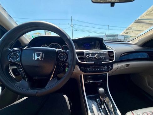Used 2016 Honda Accord LX image 19