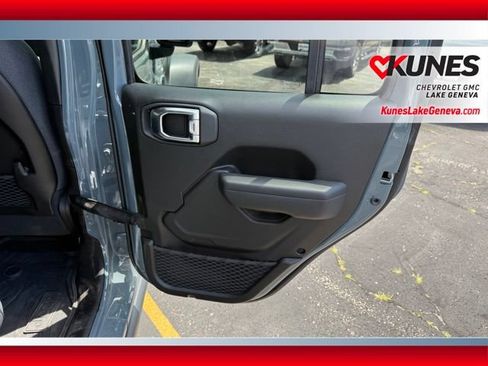 Used 2026 Jeep Wrangler Unlimited Rubicon AWD/4WD image 22