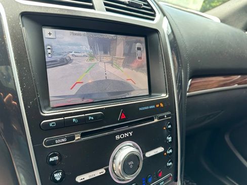 Used 2017 Ford Explorer Platinum AWD/4WD image 25