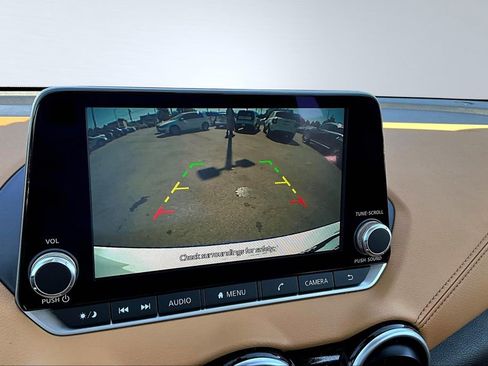 Used 2023 Nissan Sentra SV w/ SV Premium Package image 21