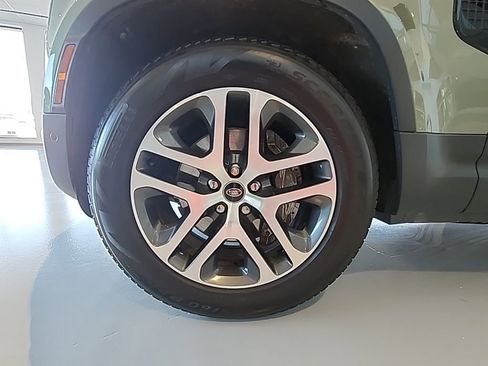 Used 2022 Land Rover Defender 110 SE AWD/4WD image 12