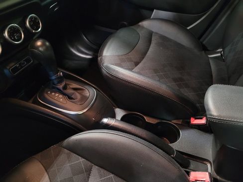 Used 2018 FIAT 500L Pop FWD image 26