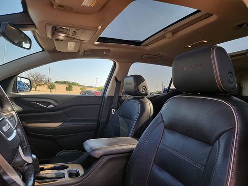 Used 2018 GMC Acadia Denali w/ Technology Package FWD image 12