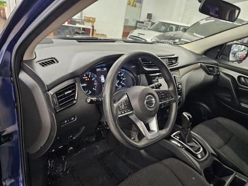 Used 2019 Nissan Rogue Sport S image 7