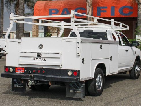 Used 2021 RAM 3500 Tradesman w/ Chrome Appearance Group AWD/4WD image 10