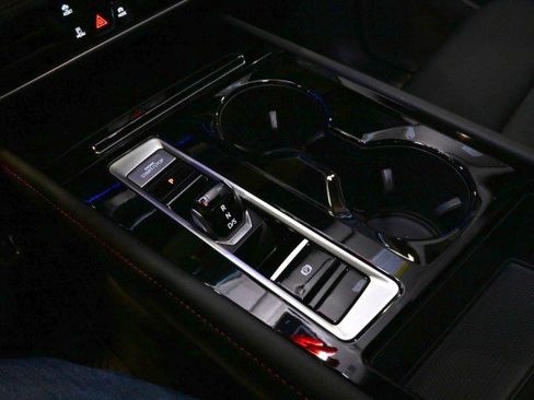 Used 2024 Volkswagen Atlas Peak Edition SE image 33