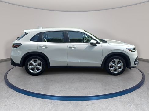 Certified 2024 Honda HR-V LX image 4