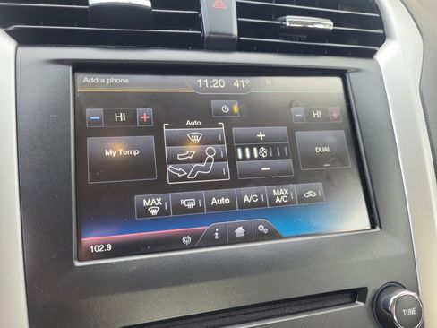 Used 2014 Ford Fusion SE image 17