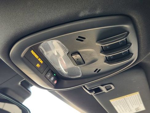 Used 2025 Chevrolet Trax RS w/ Sunroof Package FWD image 25