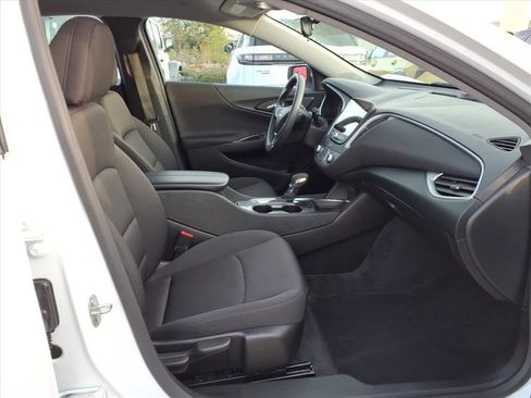 Used 2024 Chevrolet Malibu LT image 17