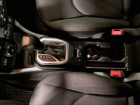 Used 2023 Jeep Renegade Latitude image 17