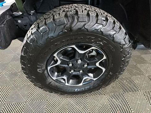 Used 2023 Jeep Wrangler Unlimited Rubicon 4xe w/ Cold Weather Group AWD/4WD image 9