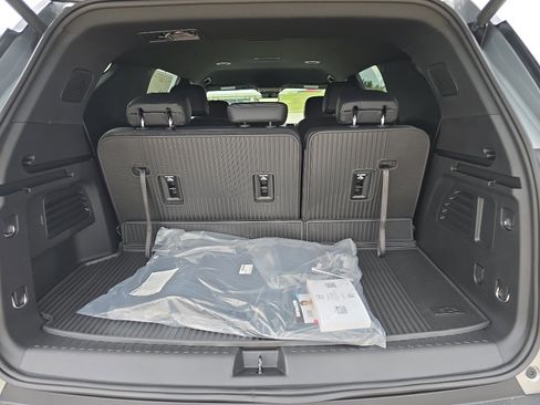 New 2026 Chevrolet Traverse LT w/ Enhanced Driving Package FWD image 13