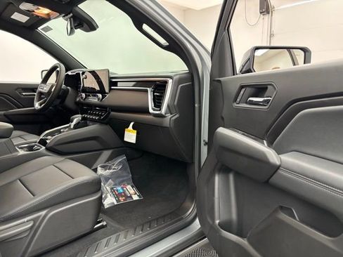 New 2026 GMC Canyon Elevation image 18