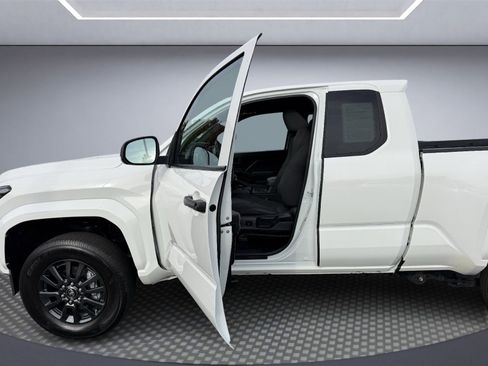 Used 2024 Toyota Tacoma SR image 11