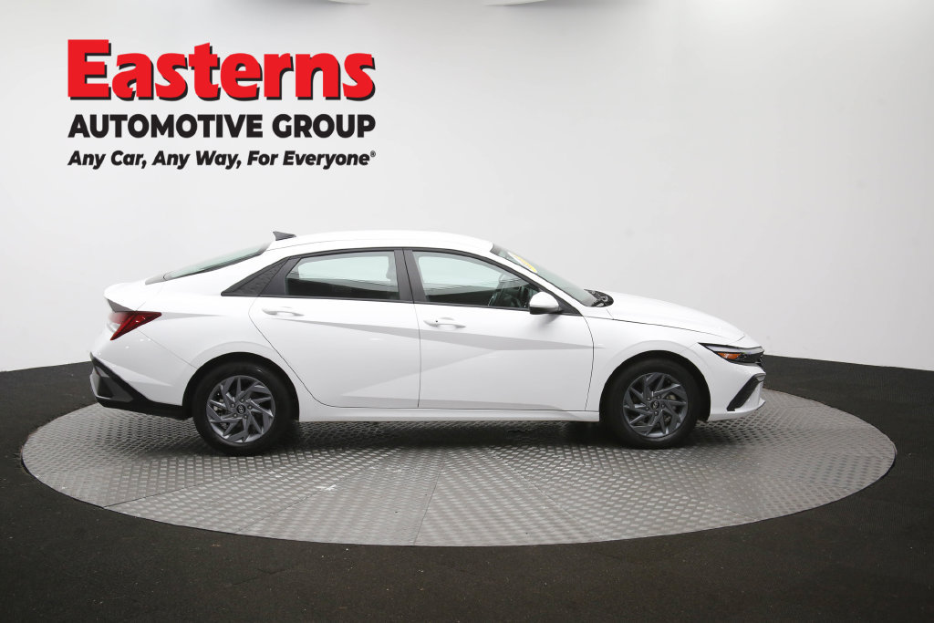 Used 2026 Hyundai Elantra Hybrid FWD image 46