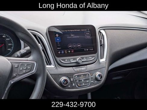 Used 2022 Chevrolet Malibu LT FWD image 19