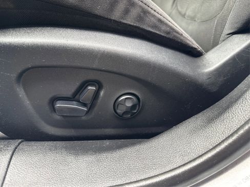 Used 2015 Chrysler 200 Limited w/ Comfort Group FWD image 18