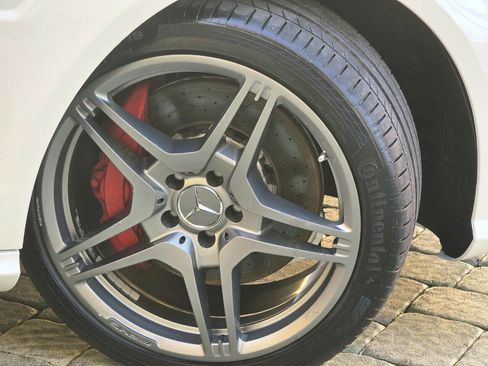 Used 2012 Mercedes-Benz CLS 63 AMG image 40