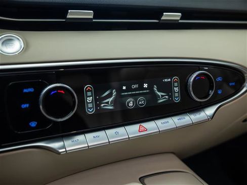 Used 2023 Genesis GV70 2.5T w/ Select Package image 22