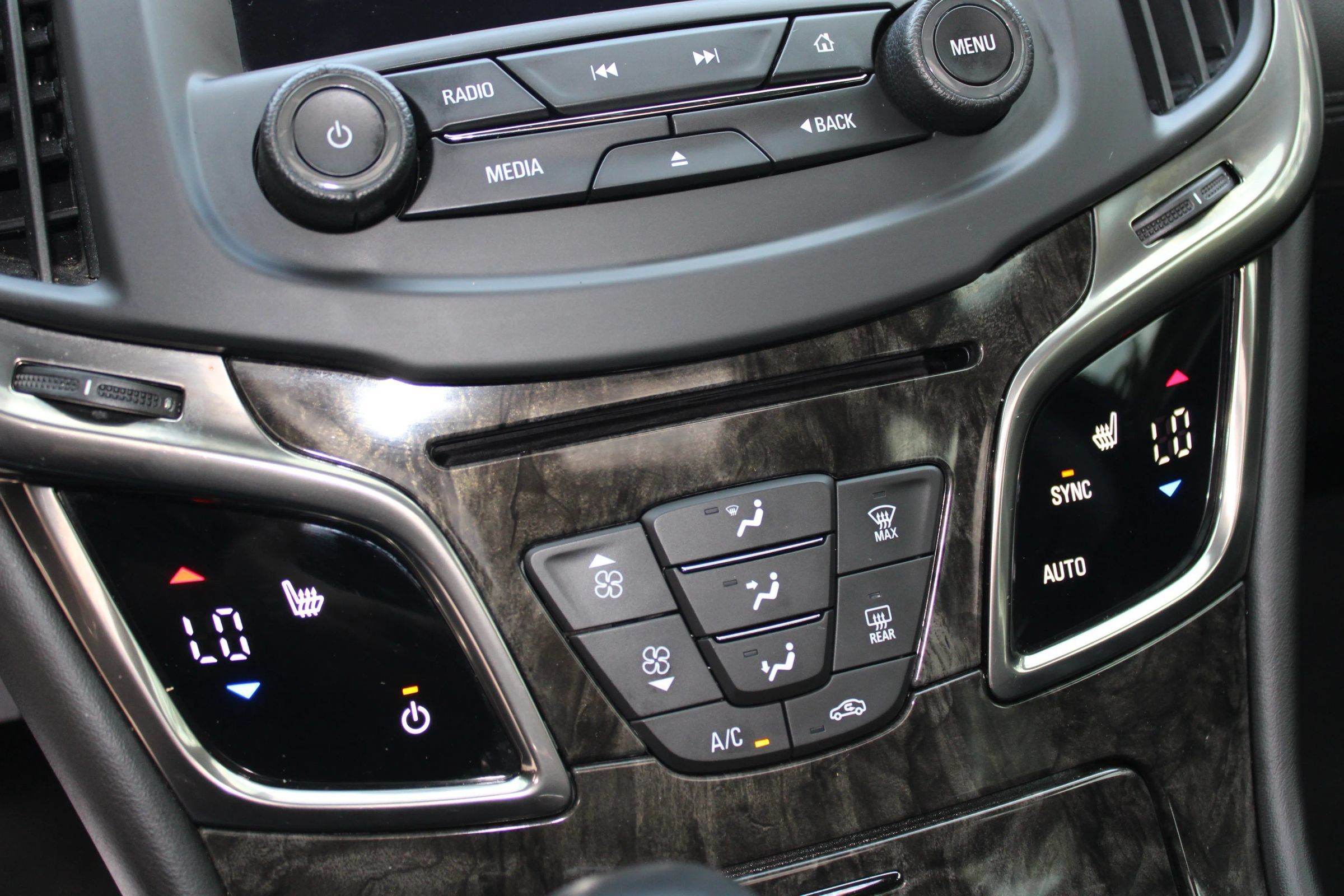 Used 2016 Buick LaCrosse Leather FWD image 9