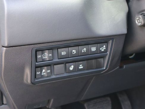 Used 2024 Toyota Tundra Platinum AWD/4WD image 21