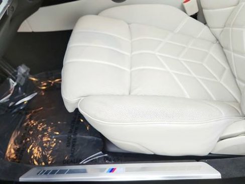Used 2026 BMW 740i w/ Premium Package RWD image 35