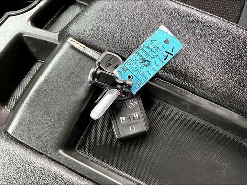 Used 2020 Chevrolet Silverado 1500 Custom w/ Custom Value Package image 13