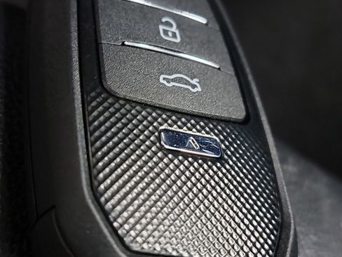 Used 2020 Toyota Camry XSE image 32