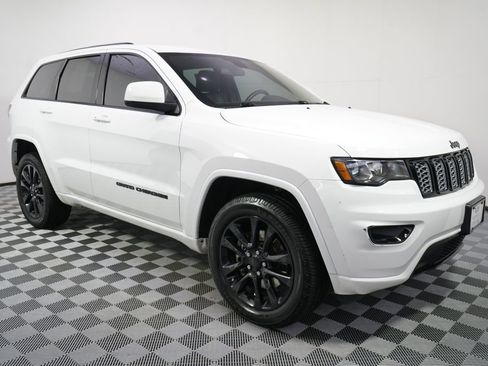 Used 2021 Jeep Grand Cherokee Laredo X AWD/4WD image 8