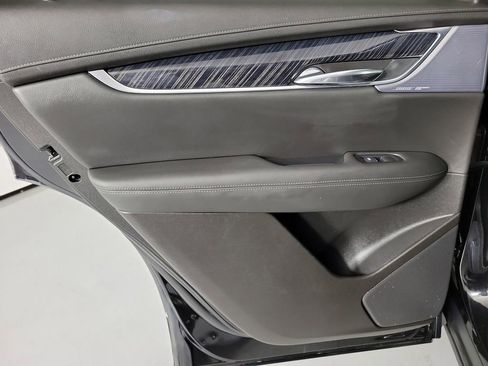 Certified 2024 Cadillac XT6 Premium Luxury w/ Technology Package FWD image 13