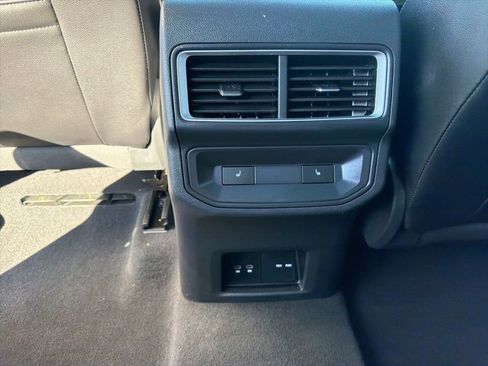 Used 2025 Volkswagen Atlas Cross Sport SEL R-Line AWD/4WD image 36