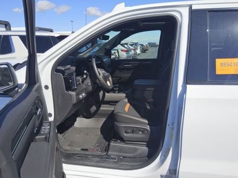 Used 2025 GMC Sierra 1500 AT4 w/ AT4 Premium Package AWD/4WD image 4