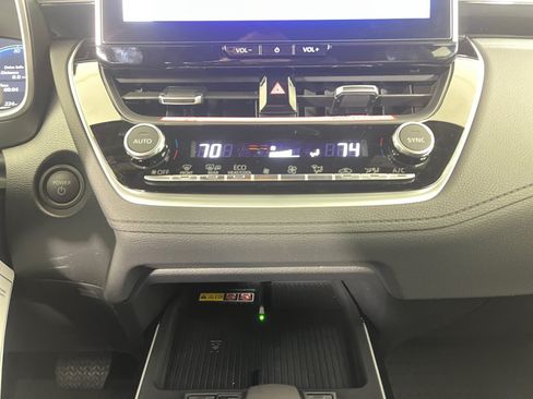 Used 2026 Toyota Corolla Cross AWD Hybrid w/ Convenience Package image 18