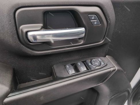 Used 2024 GMC Sierra 2500 Pro w/ Convenience Package image 30