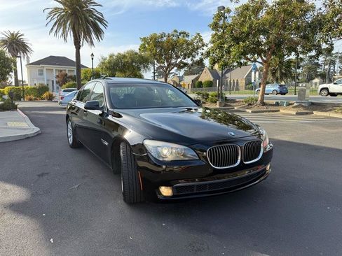 Used 2009 BMW 750i RWD image 12