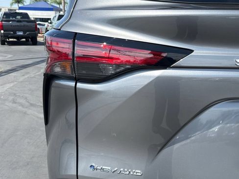 New 2026 Toyota Sienna Platinum AWD/4WD image 13
