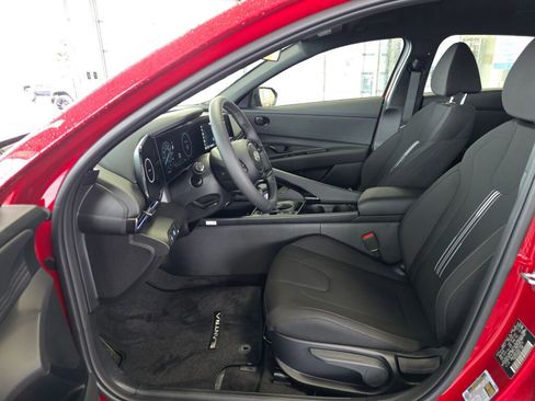 New 2025 Hyundai Elantra SEL image 16