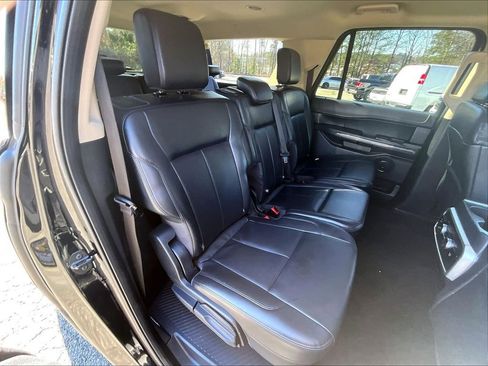 Used 2023 Ford Expedition Max XLT image 12