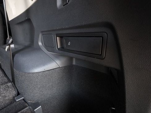 Used 2020 Volkswagen Tiguan S FWD image 19