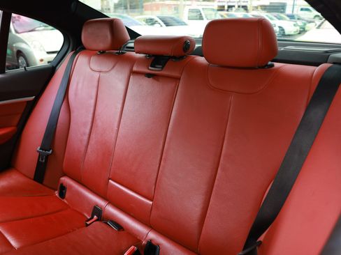 Used 2017 BMW 340i Sedan image 11