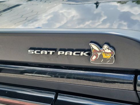 Used 2022 Dodge Challenger R/T Scat Pack RWD image 10