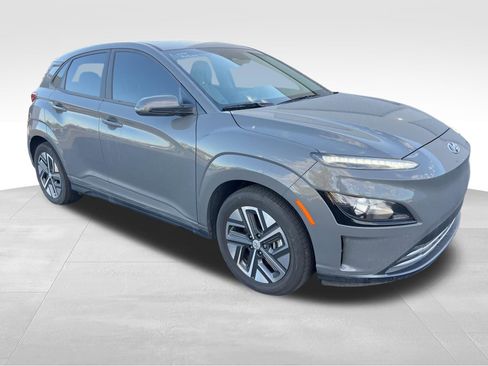 Used 2023 Hyundai Kona SEL FWD image 3