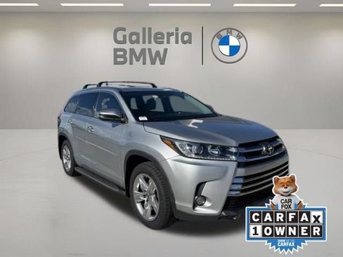Used 2017 Toyota Highlander Limited FWD image 4