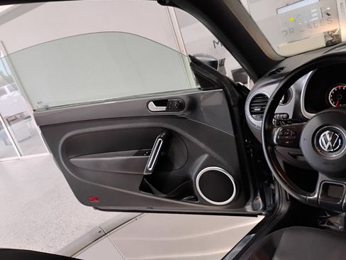 Used 2013 Volkswagen Beetle 2.5 image 31