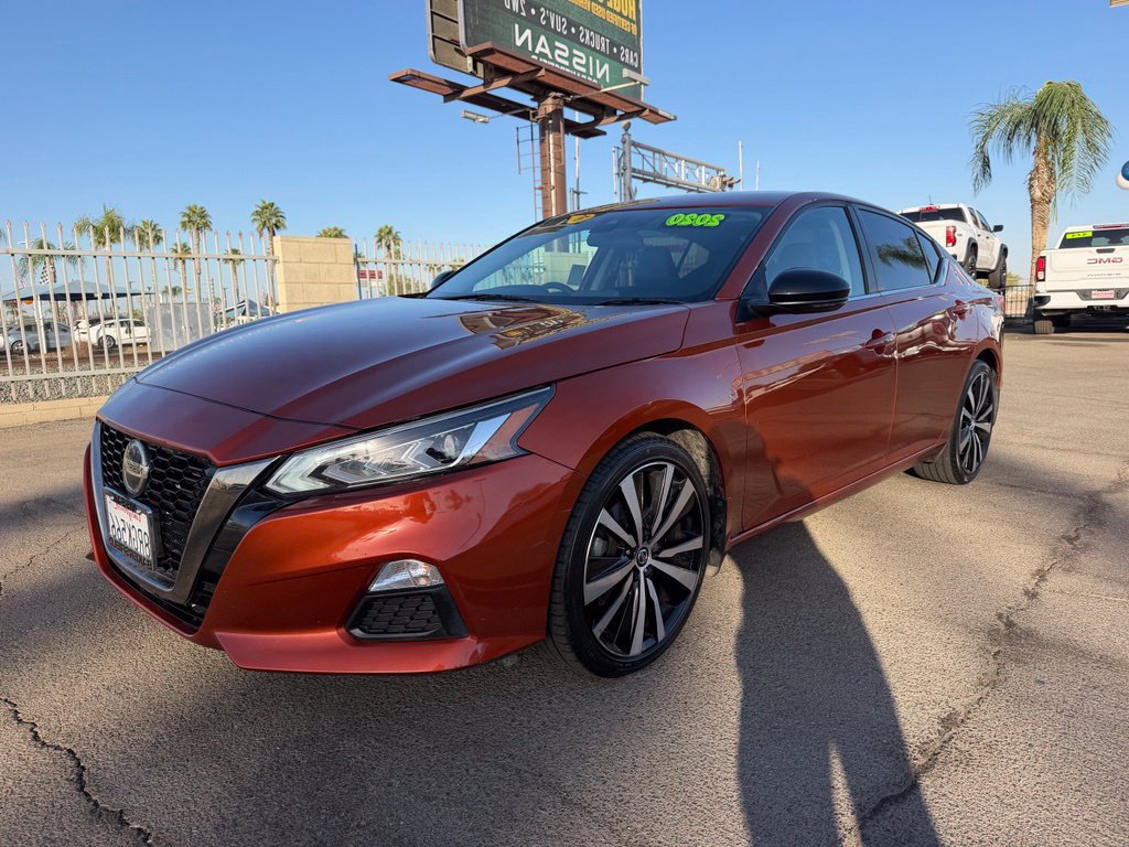 Used 2020 Nissan Altima 2.5 SR w/ Premium Package FWD image 3