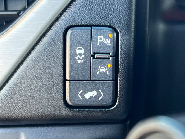 Used 2018 GMC Yukon Denali w/ Enhanced Security Package AWD/4WD image 21